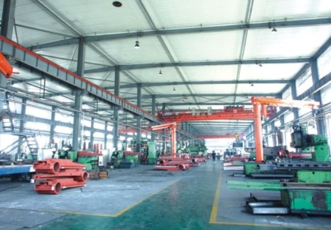 Radial drilling machine large parts processing workshop