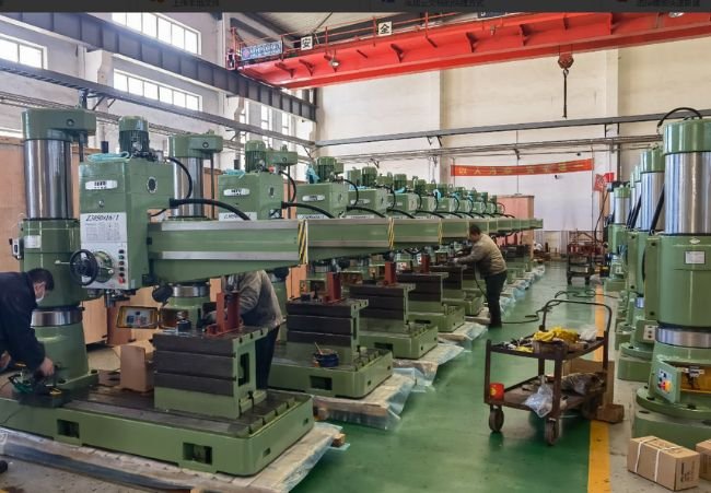 Radial drilling machine packaging area