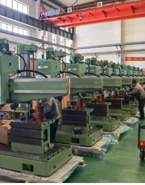 Radial drilling machine packaging workshop