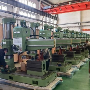 TEFU Classic Z3050X16 Rocking Arm Drilling Machine Green Hospitality Package