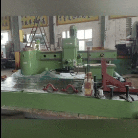 TEFU Z30100X31 rocker arm drilling machine is assembled and debugged at the user's site.