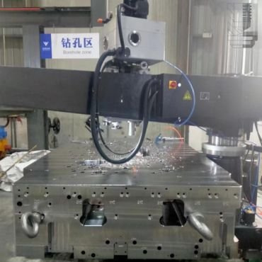TEFU Z60 new rocker arm drilling machine with high precision on large moulds